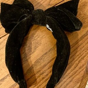 Black Velvet Bow Headband NWOT